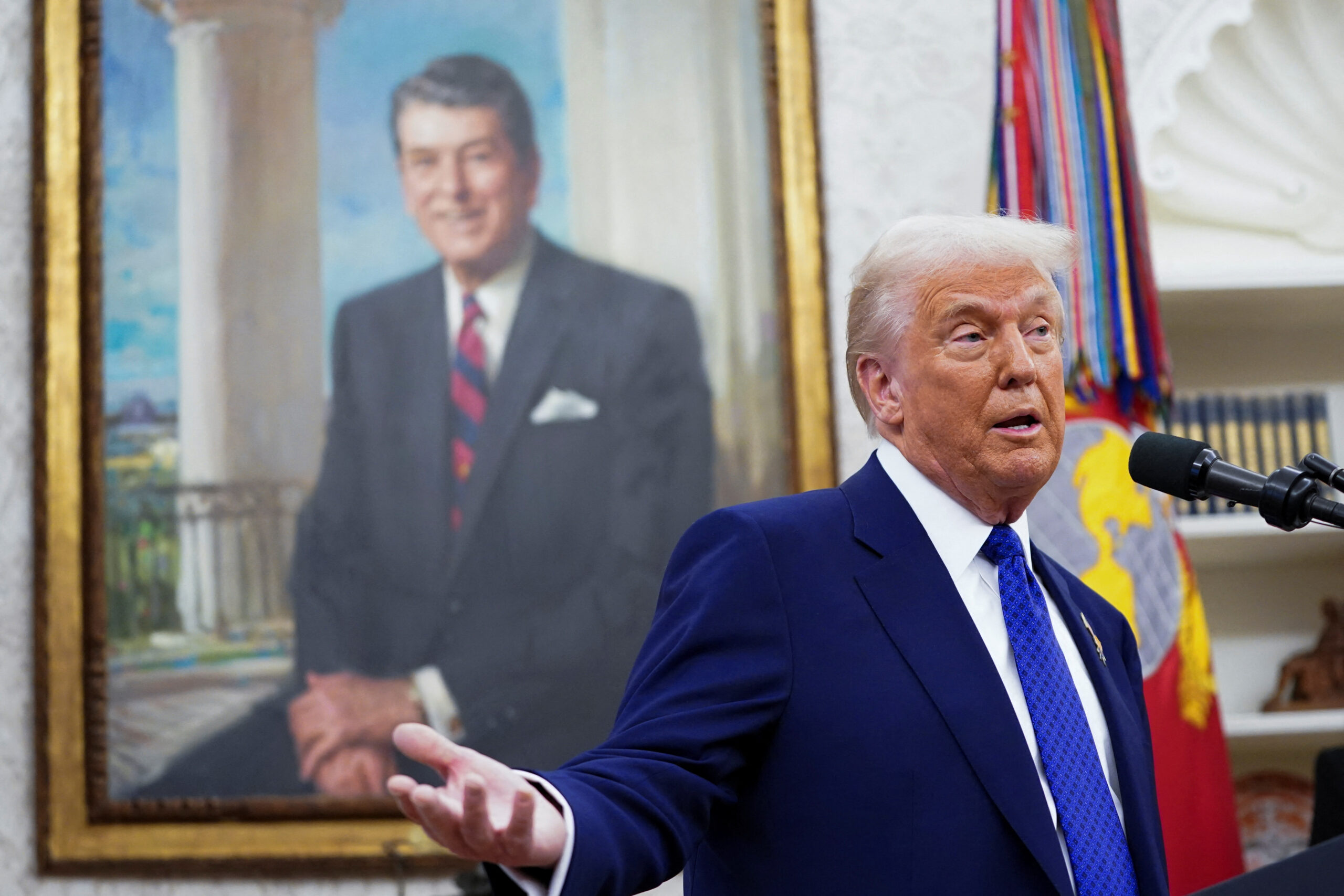 Trump builds case for war with Iran ahead of pivotal talks