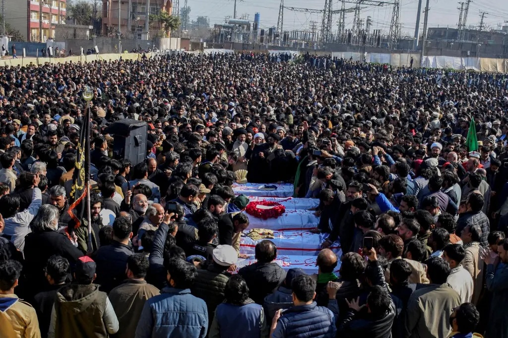 A Mosque Bombing Undercuts Pakistan’s Bid for Security