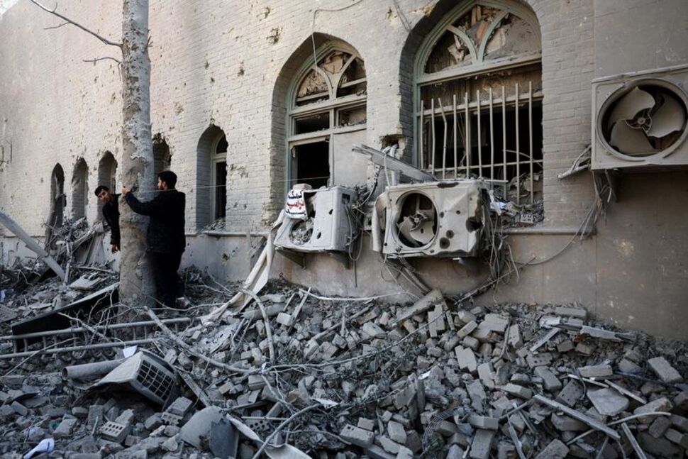 US Iran Mediation Efforts Via Pakistan Continue, Say Sources