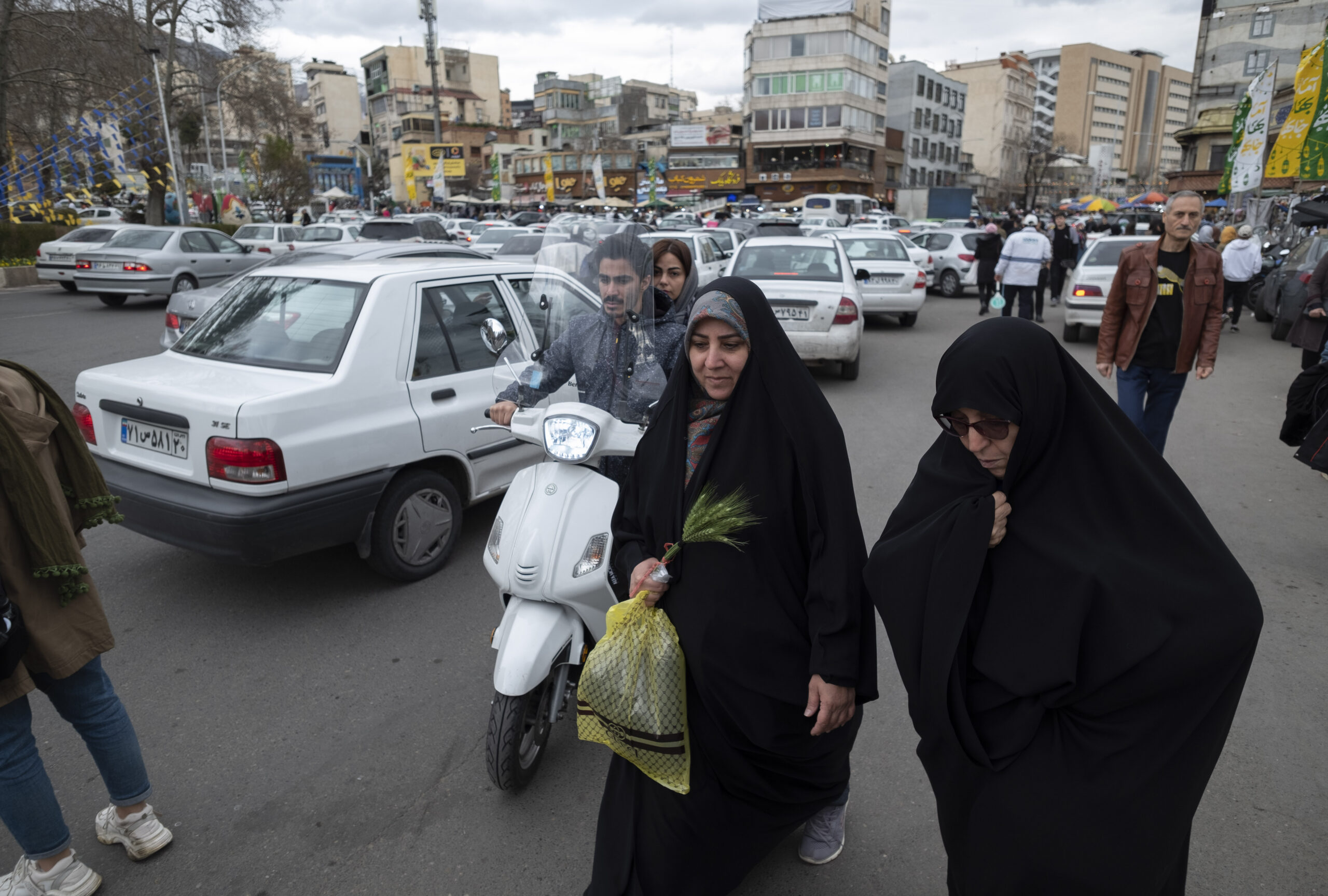 Trump signals economic pressure in Iran conflict as talks stall